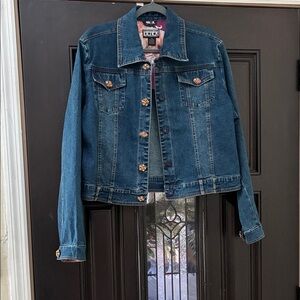 Betel Ladies Denim Jacket with Button Details